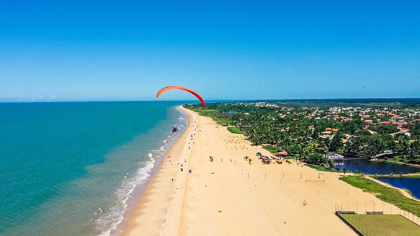 Prado (BA): praias secretas e o novo beach club de Guaratiba