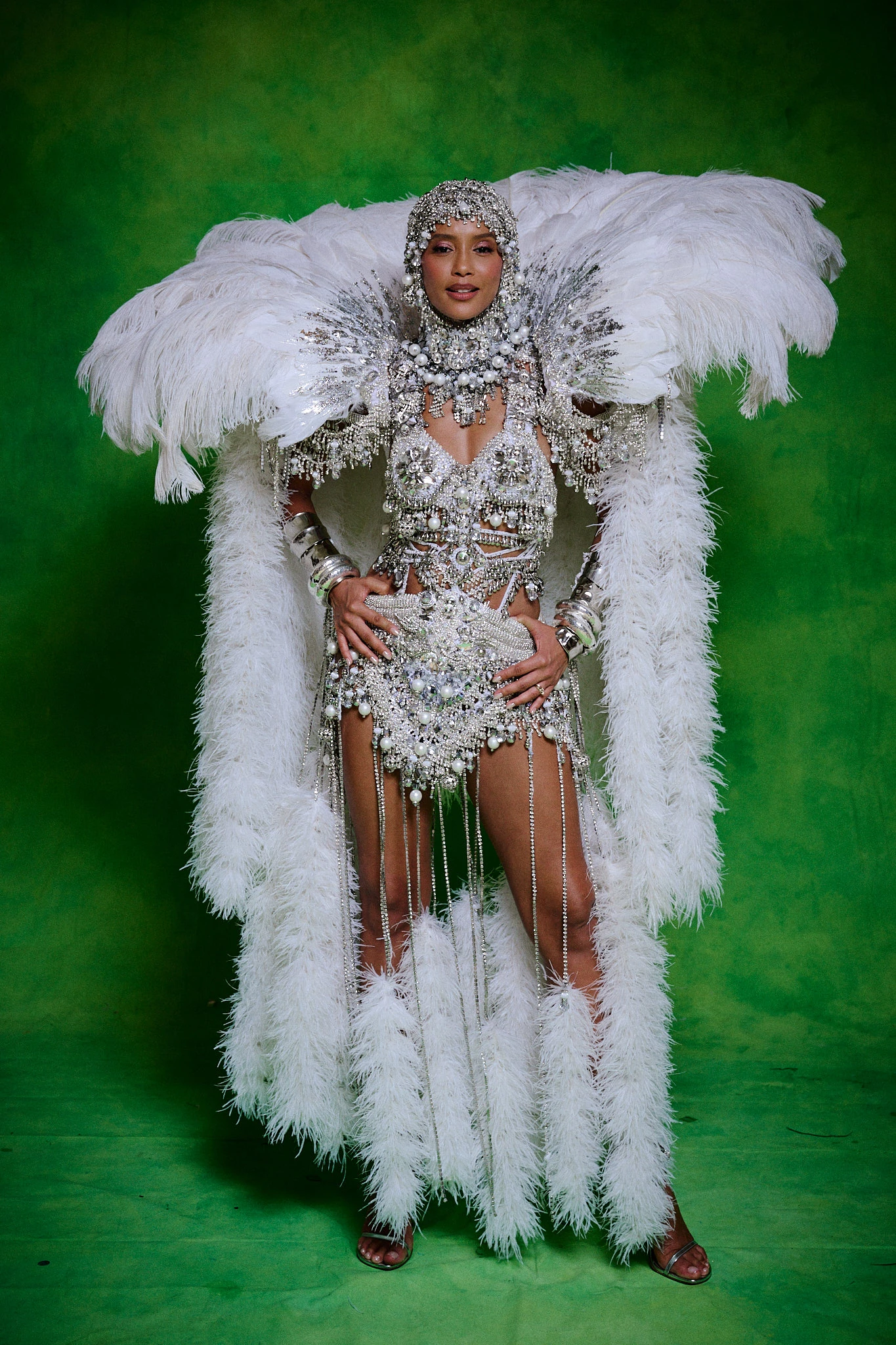 Baile da Vogue toma o Copa com o tema Carnavália