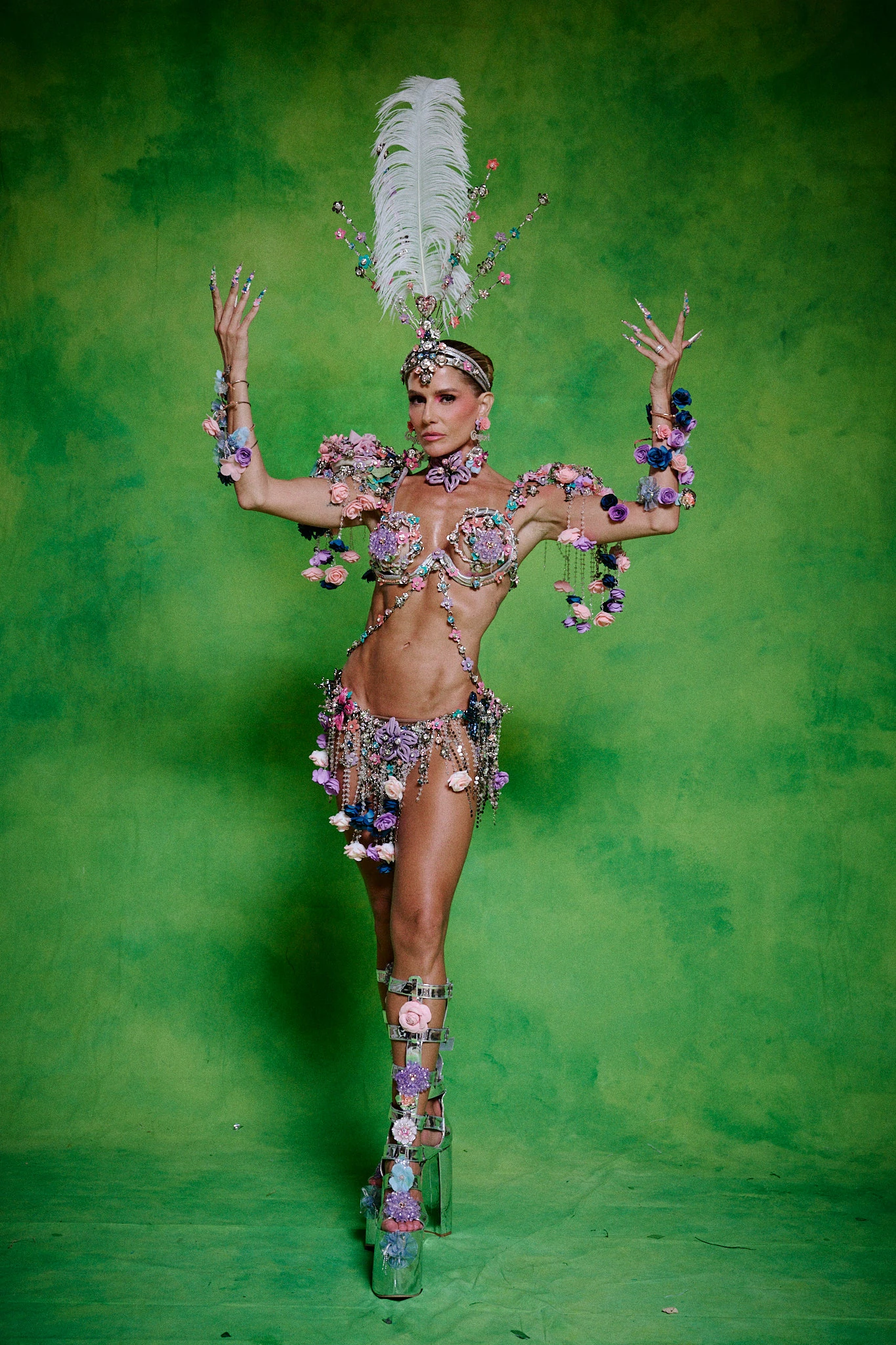 Baile da Vogue toma o Copa com o tema Carnavália