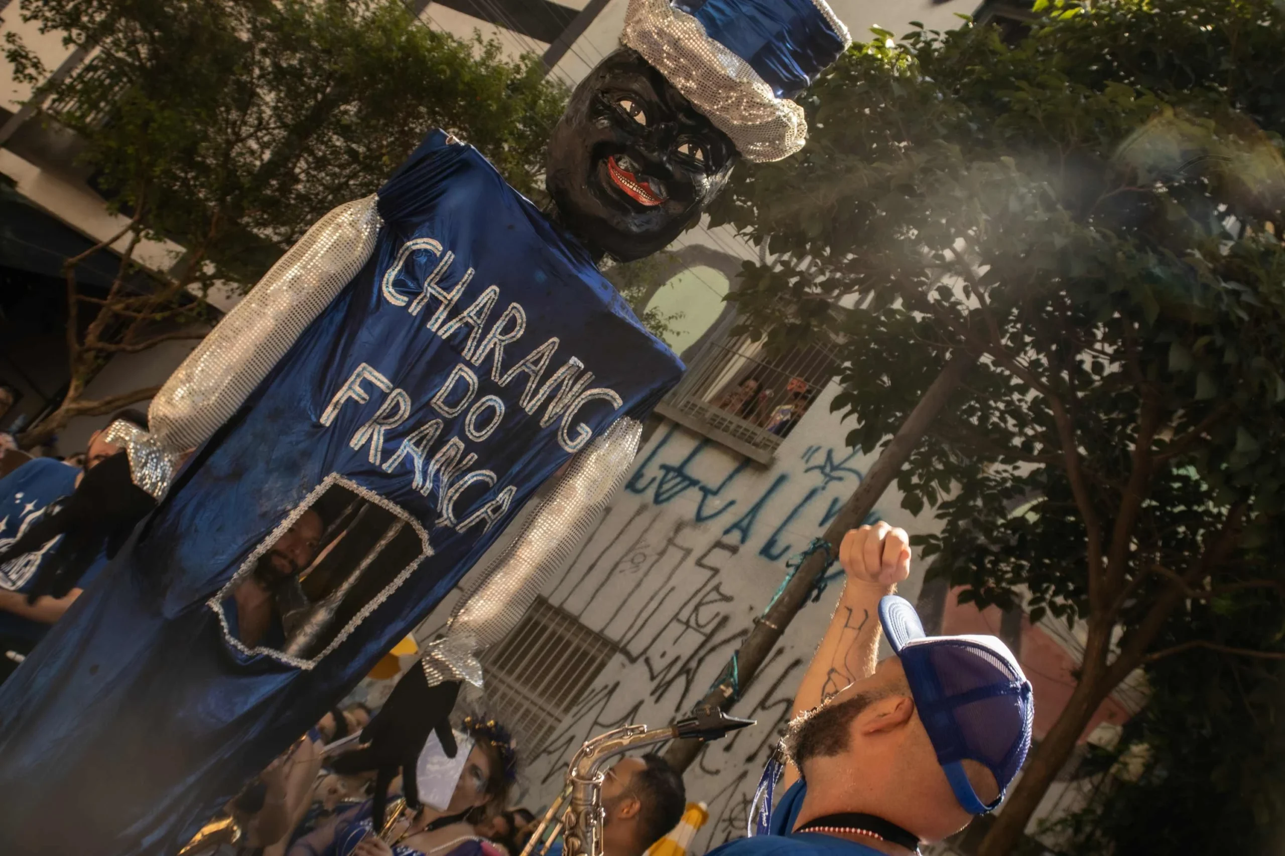 Charanga do França draws 43,000 and redefines São Paulo’s street carnival