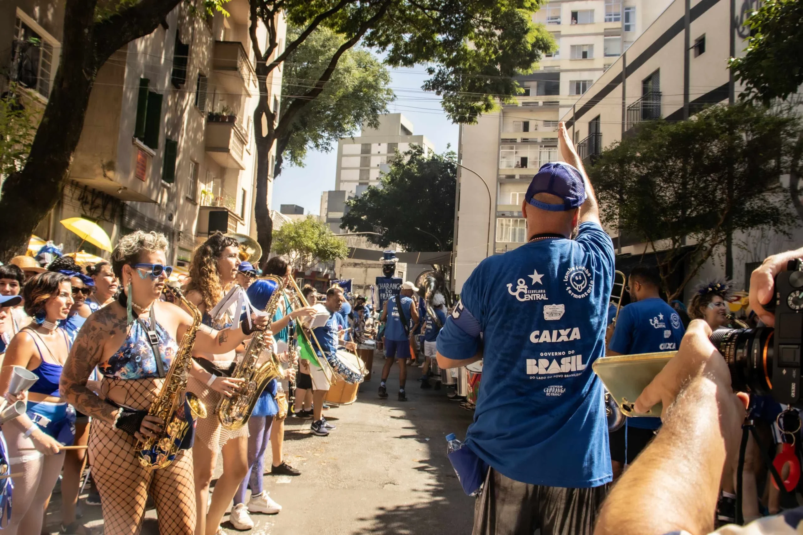 Charanga do França draws 43,000 and redefines São Paulo’s street carnival