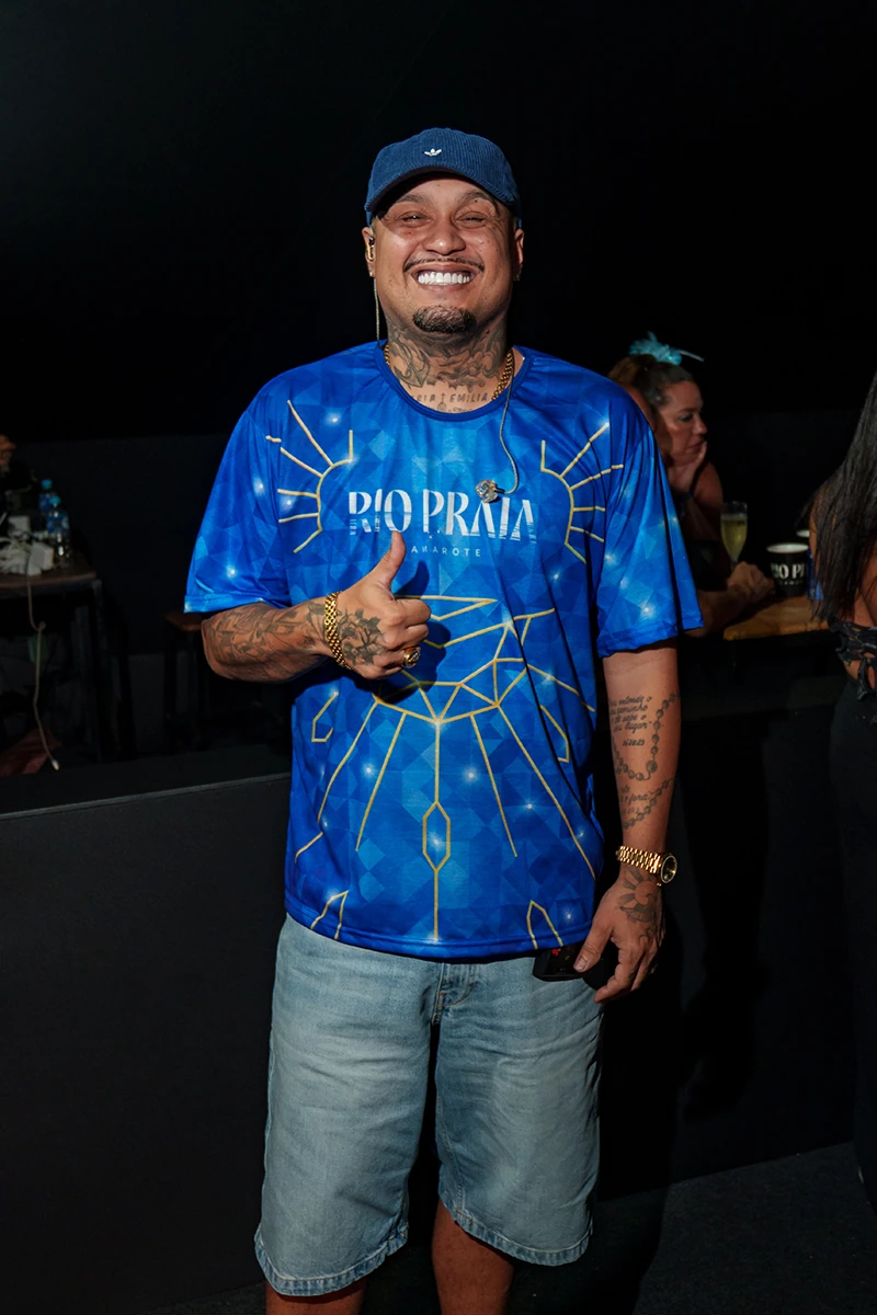 Arlindinho e Thiago Soares dividem palco do Camarote Rio Praia na Sapucaí 2 Arlindinho e Thiago Soares dividem palco do Camarote Rio Praia na Sapucaí