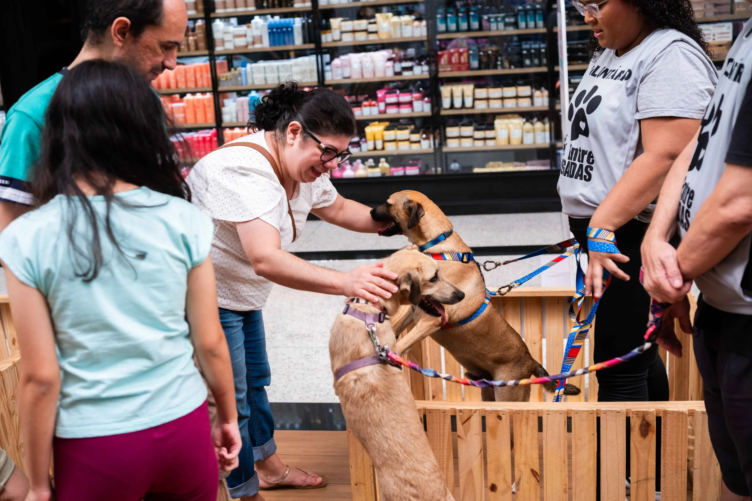 Feira de Adoção Pet no Carioca Shopping transforma vidas