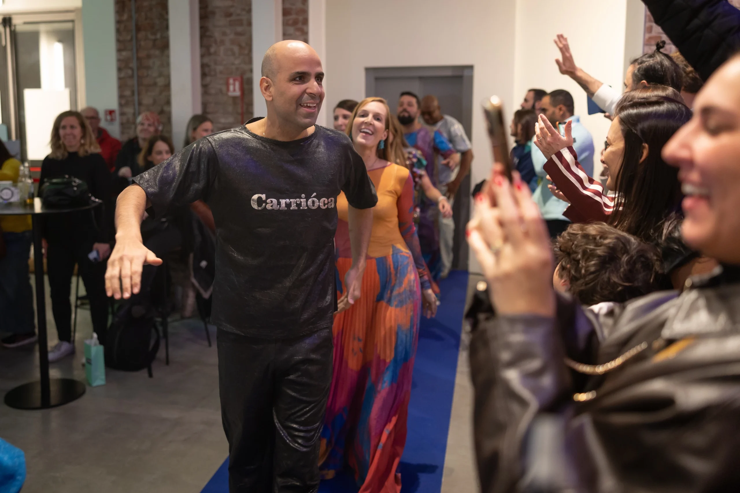 Desfile carioca aquece a Casa Brasil nos Jogos de Inverno