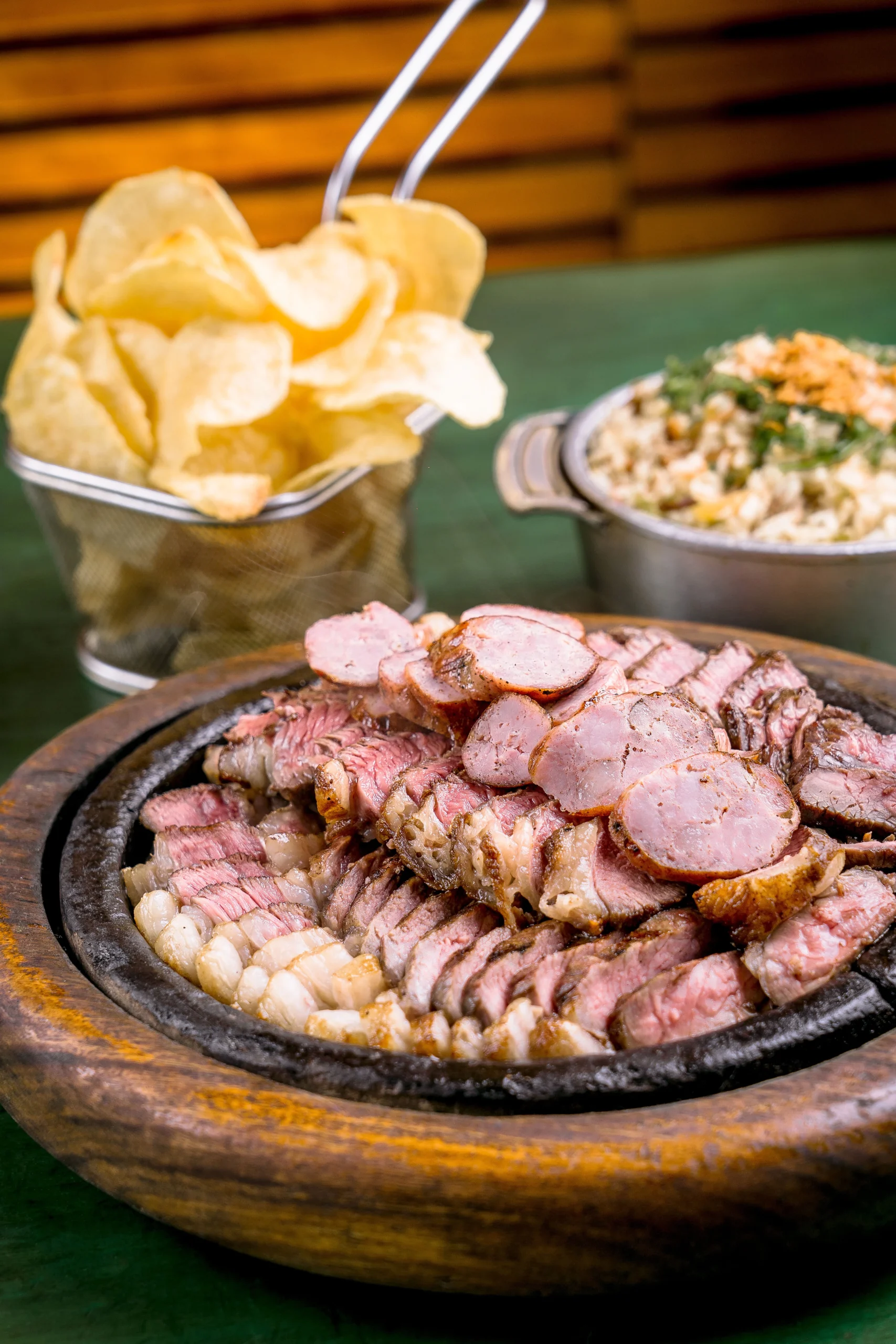 Pré-Carnaval da Churrasqueira Rio corta preços em Ipanema