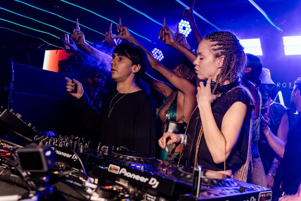 DJ AGELESS bb CHARMEINE foto Vitor Brugger MS Fotos