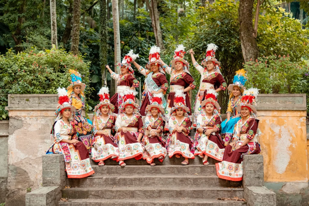 Mulheres do Samba Desfilam no Museu da Língua