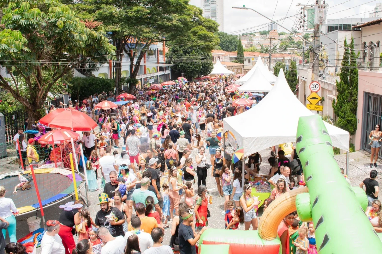 Evento sera no dia de fevereiro no Jardim Analia Franco com shows brinquedos inflaveis mascote oficial e uma estrutura pensada especialmente para os pequenos folioes.webp