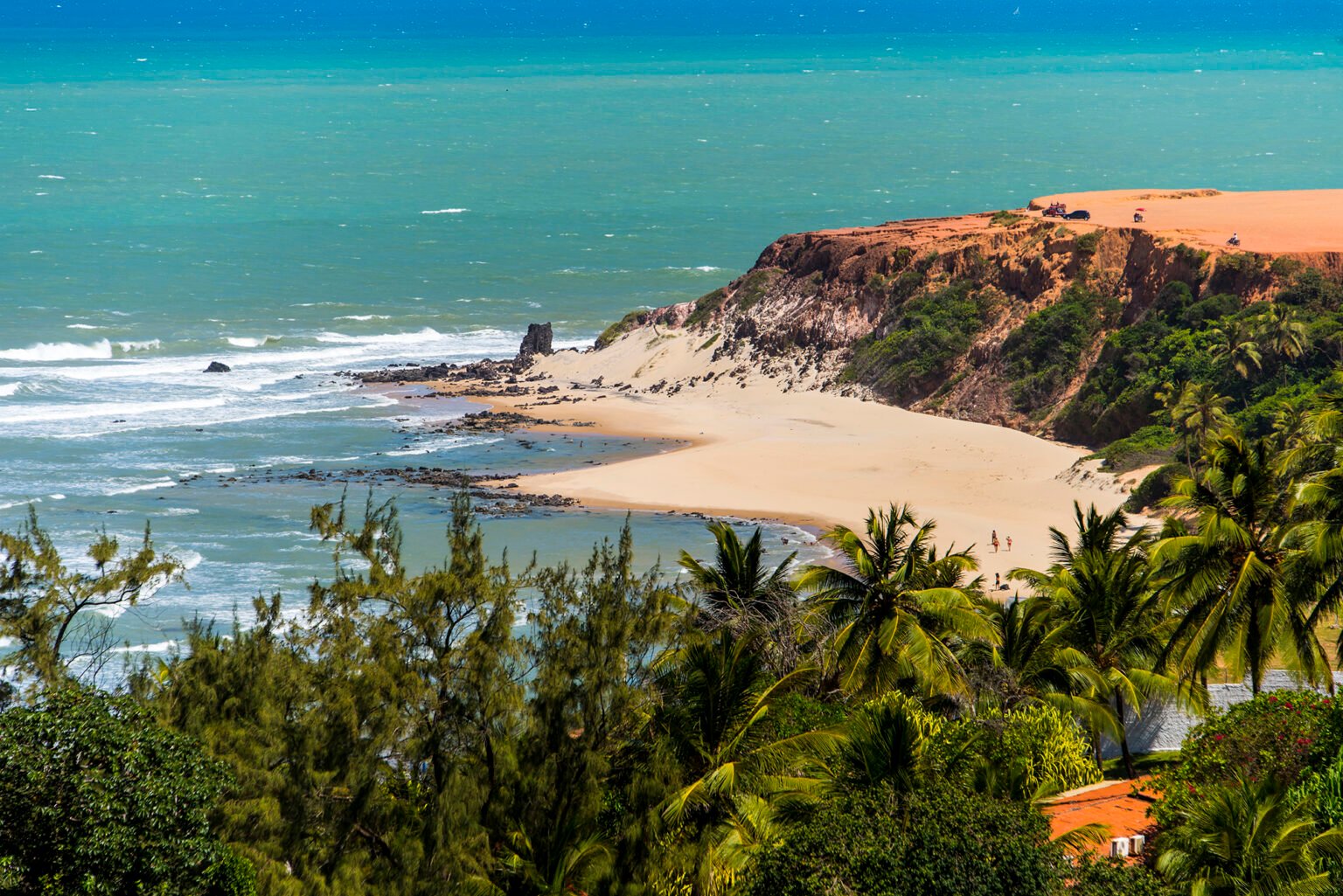 Falésisas Praia da Pipa para os surfistas, conhecida como pico da Lajinha