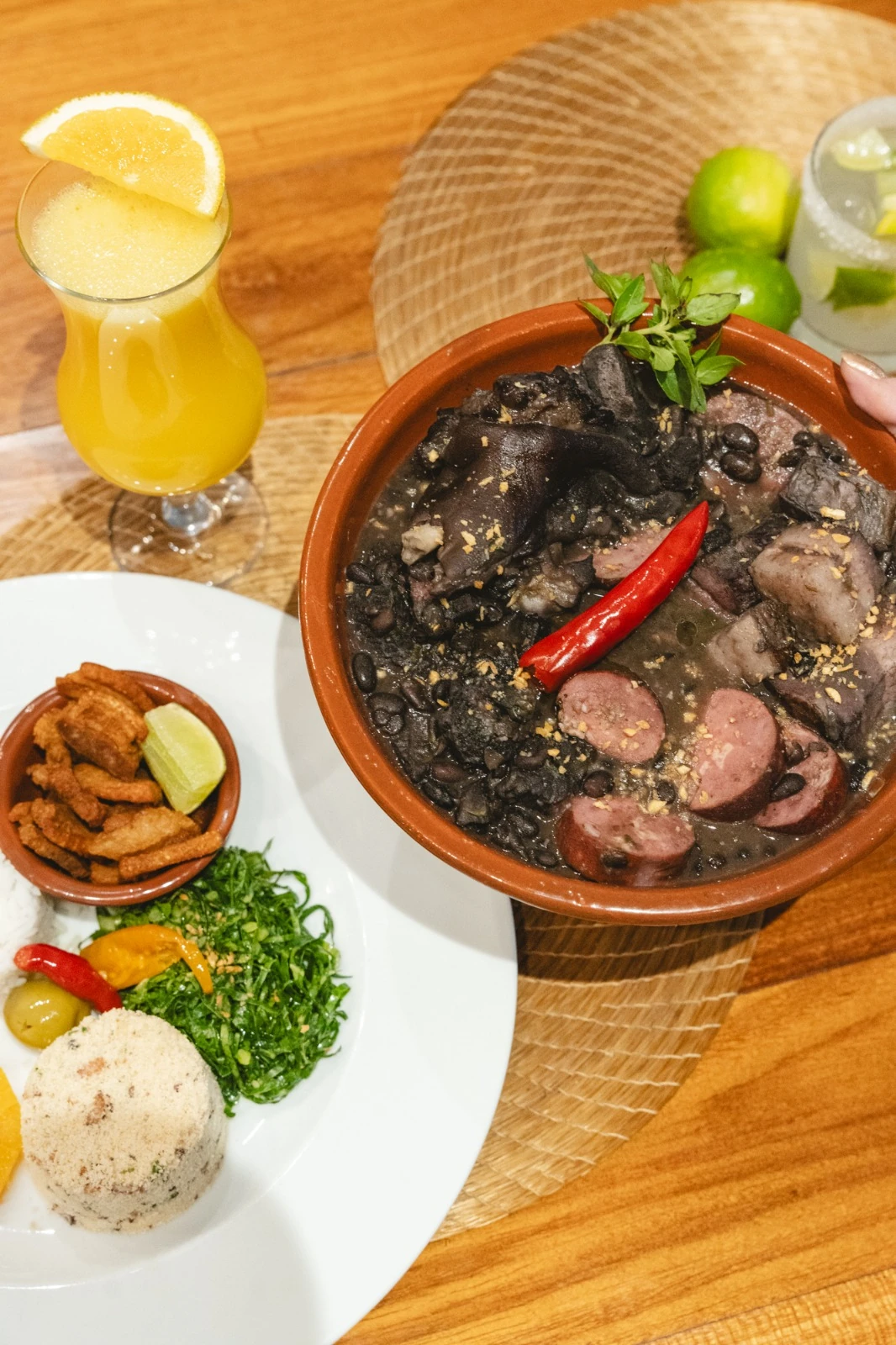 Feijoada de Carnaval do Lagune Barra volta dia 14