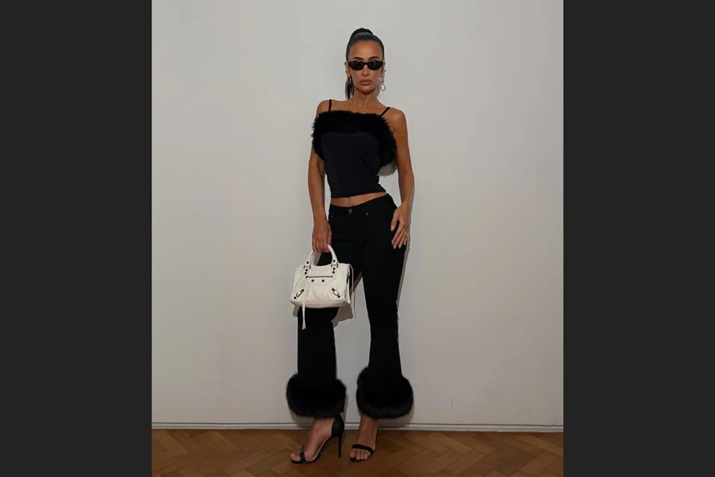 Silvia Braz aposta em look Balenciaga na Sapucaí