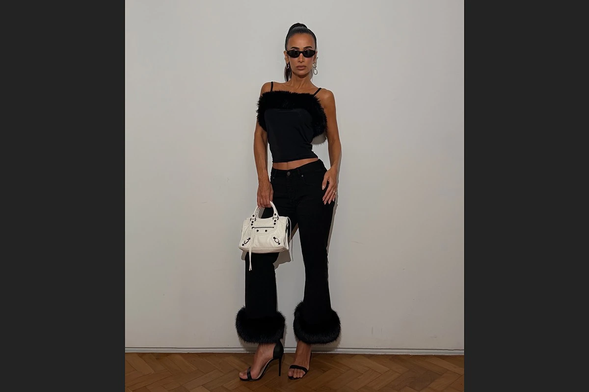 Silvia Braz aposta em look Balenciaga na Sapucaí