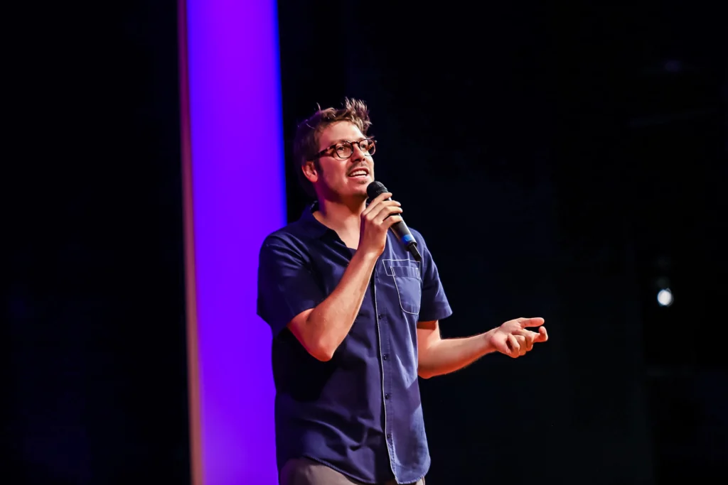 Fabio Porchat leva “Histórias do Porchat” a Vassouras