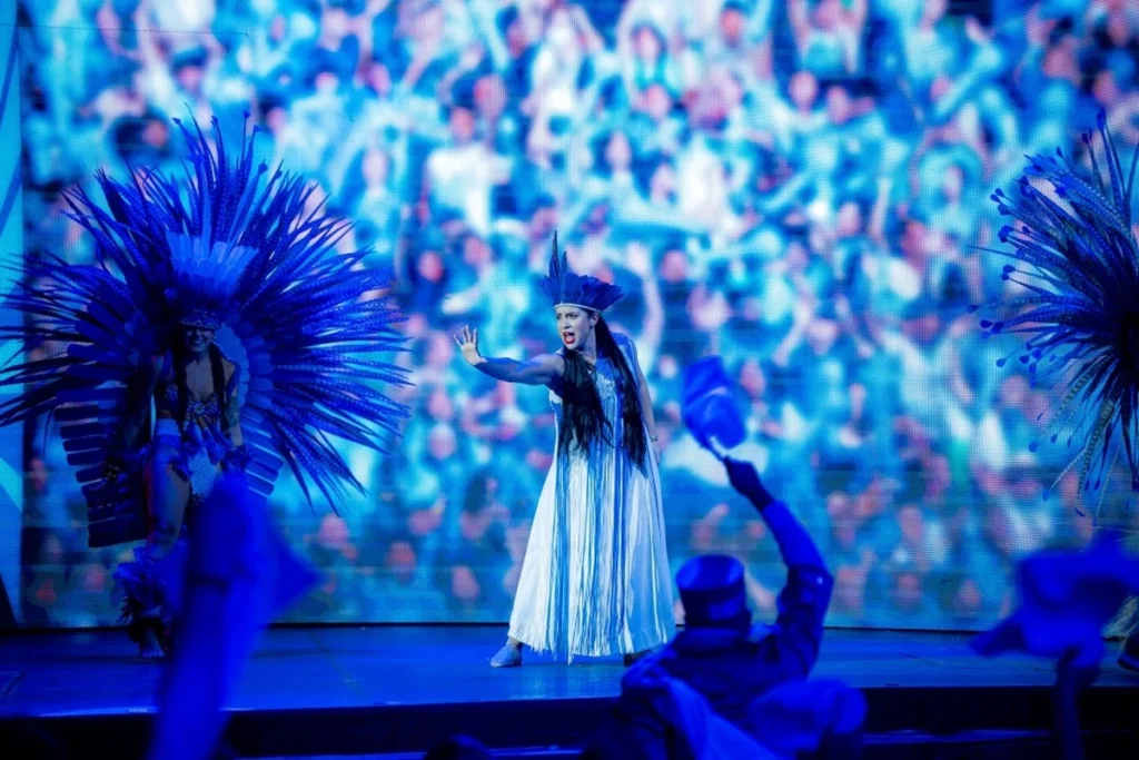 Roxy Dinner Show transforma Copacabana em palco do Brasil
