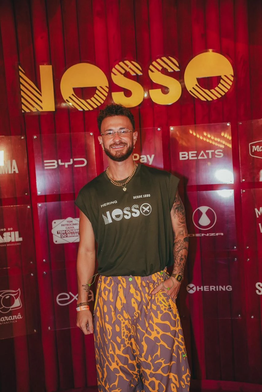 Famosos brilham na terceira noite do Especial do Rio