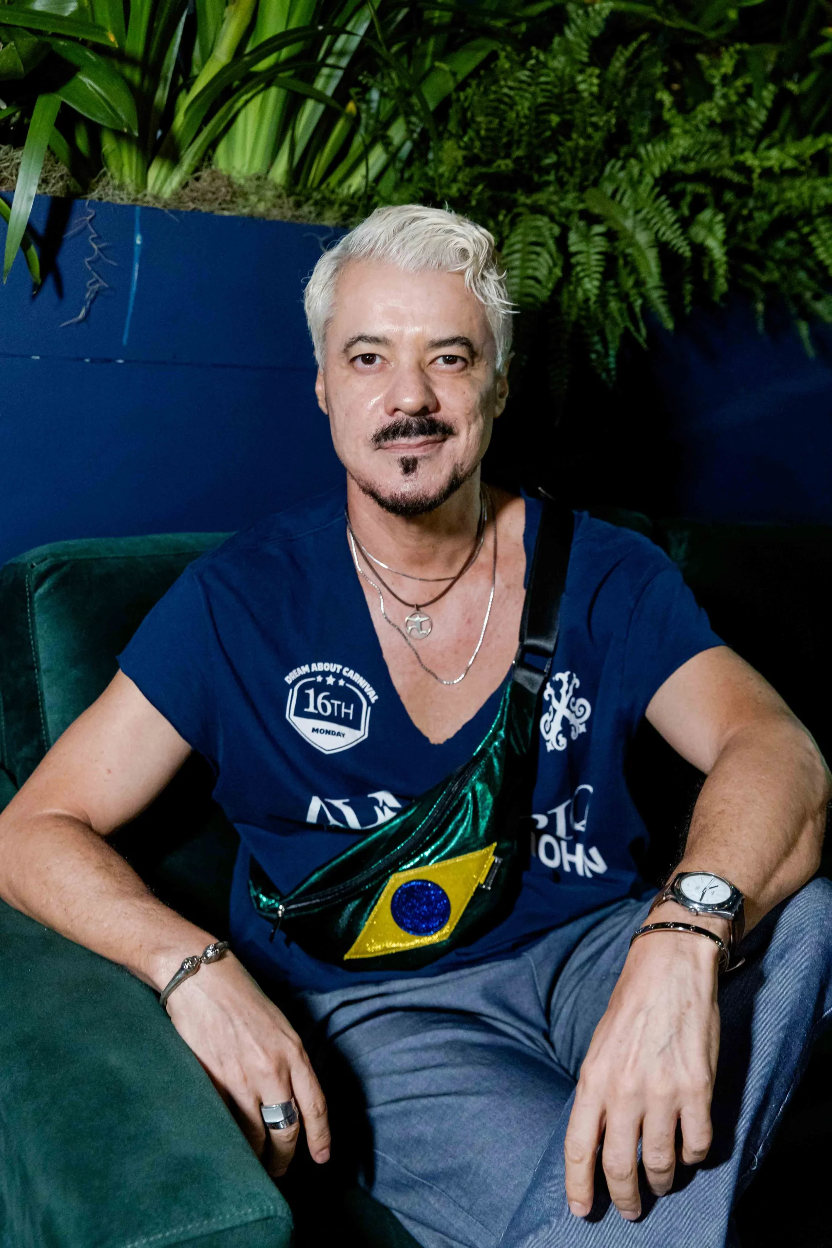 Matt Smith curte Sapucaí ao lado de Sophie Charlotte no Alma Rio 12 Matt Smith curte Sapucaí ao lado de Sophie Charlotte no Alma Rio