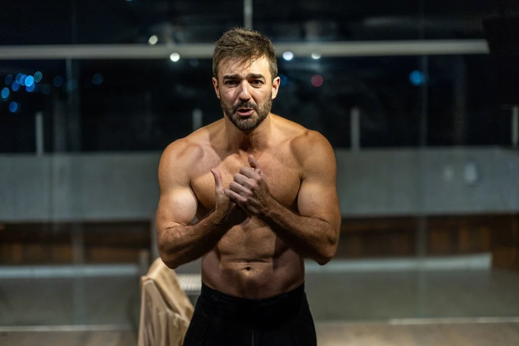 Hétero Sigilo: peça nascida de ataque homofóbico estreia em março