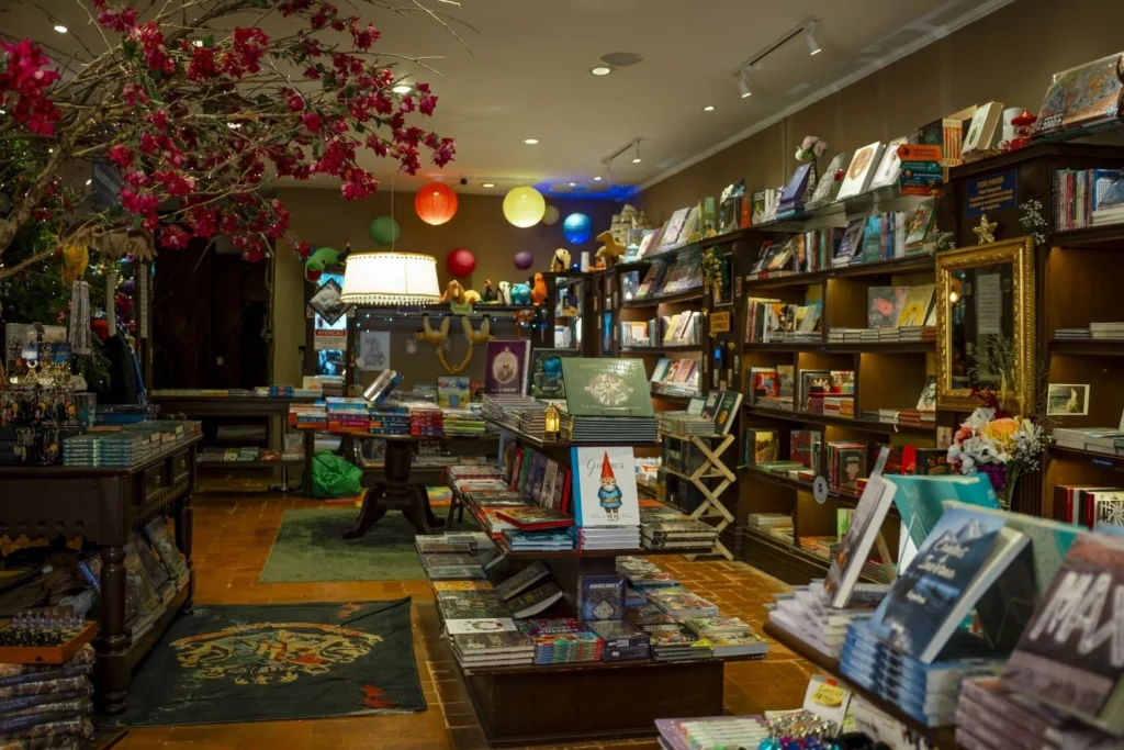 Sabrina Lira lança novo capítulo da saga “A Guerra dos Magos”