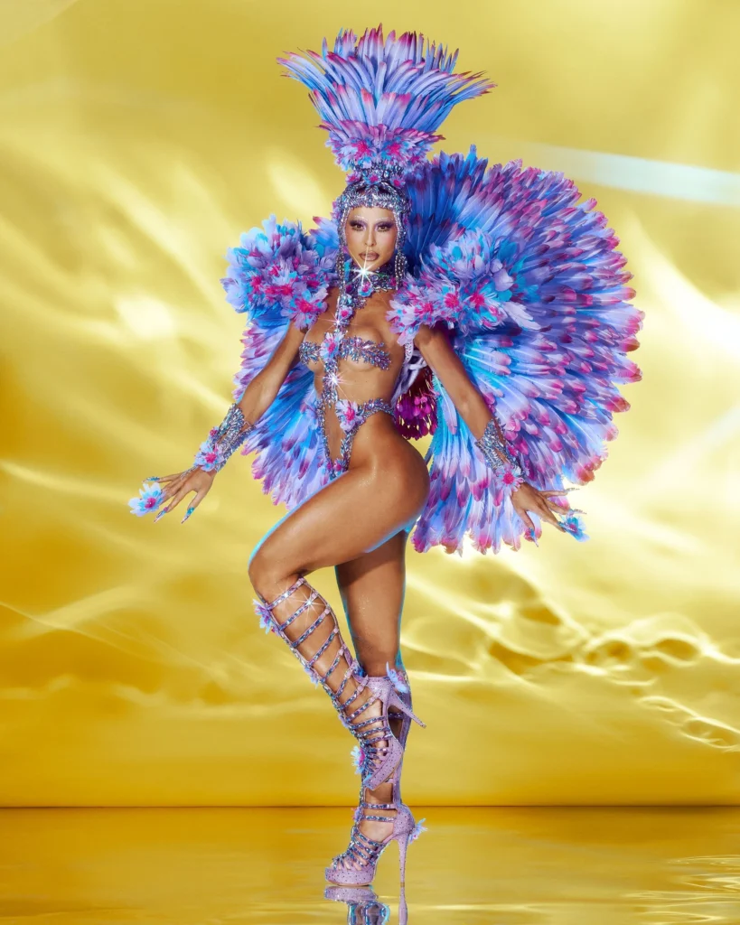 Sabrina Sato veste fantasia que floresce após o fogo na Gaviões