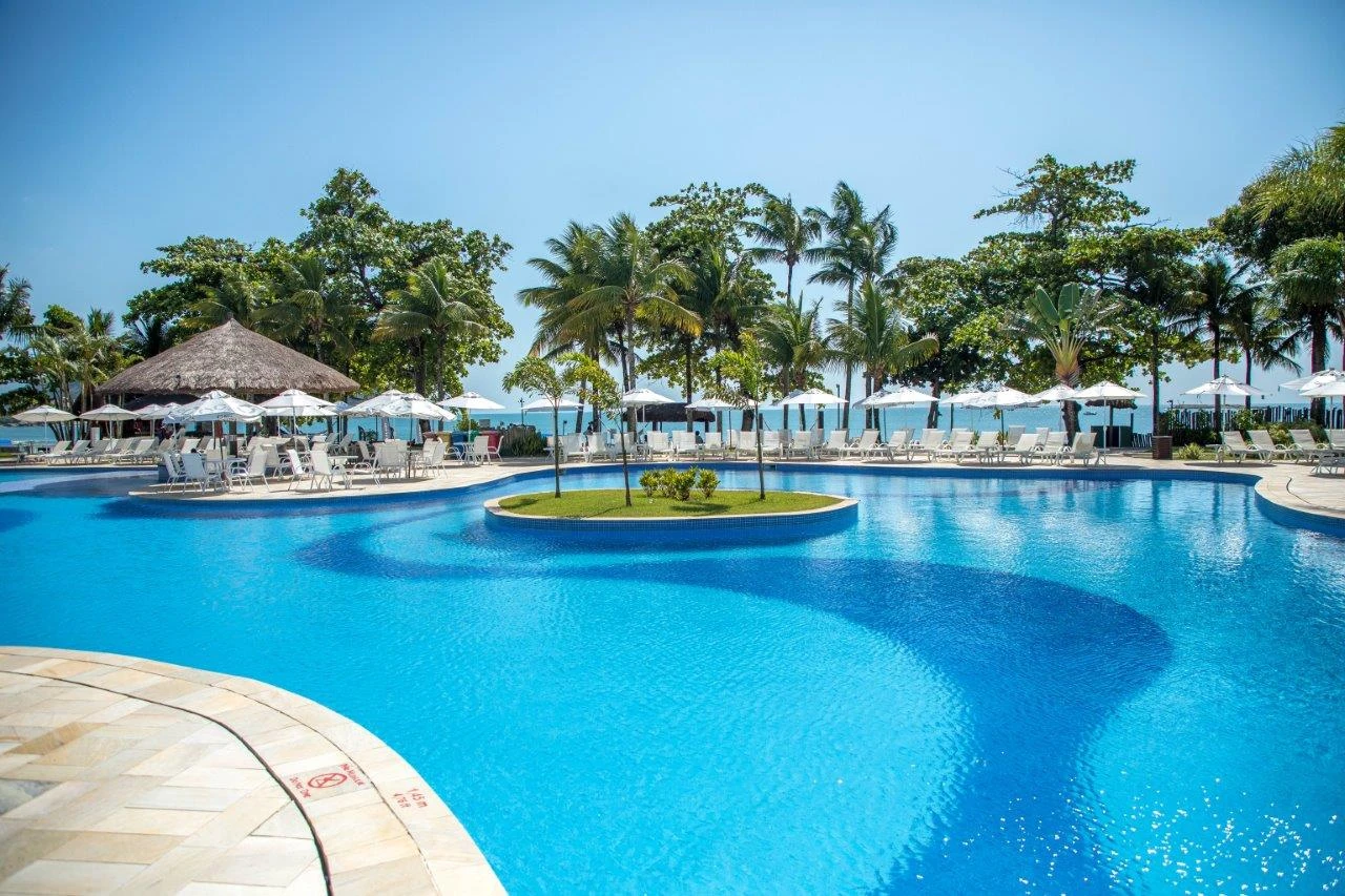 Março no Jequitimar: o mar é delas