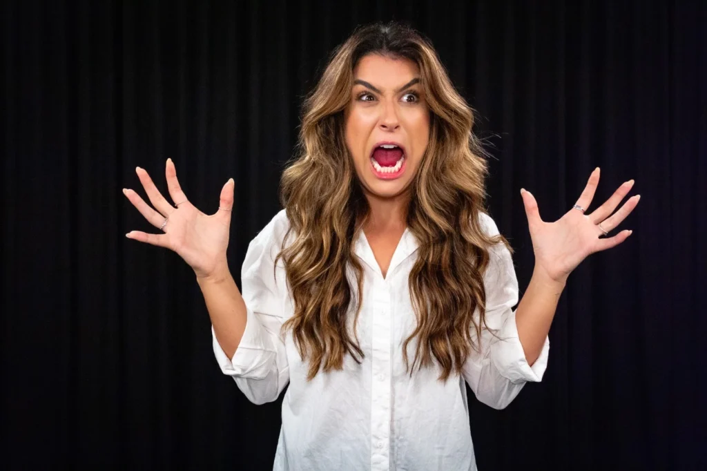 Luana Zucolotto leva humor corporativo ao Qualistage