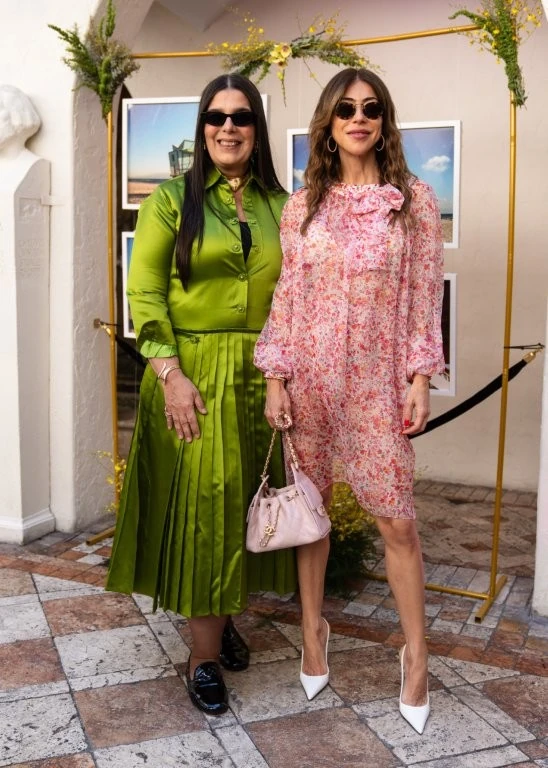 Malu Mesquita lança 'Miami', mostra analógica na ex-mansão Versace