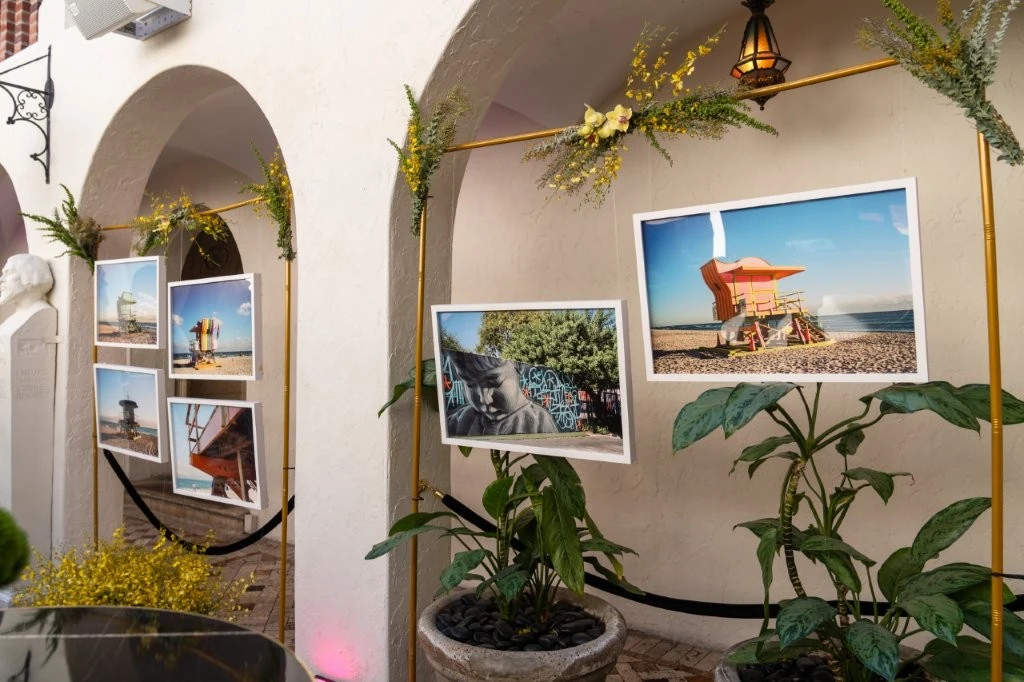 Malu Mesquita lança 'Miami', mostra analógica na ex-mansão Versace