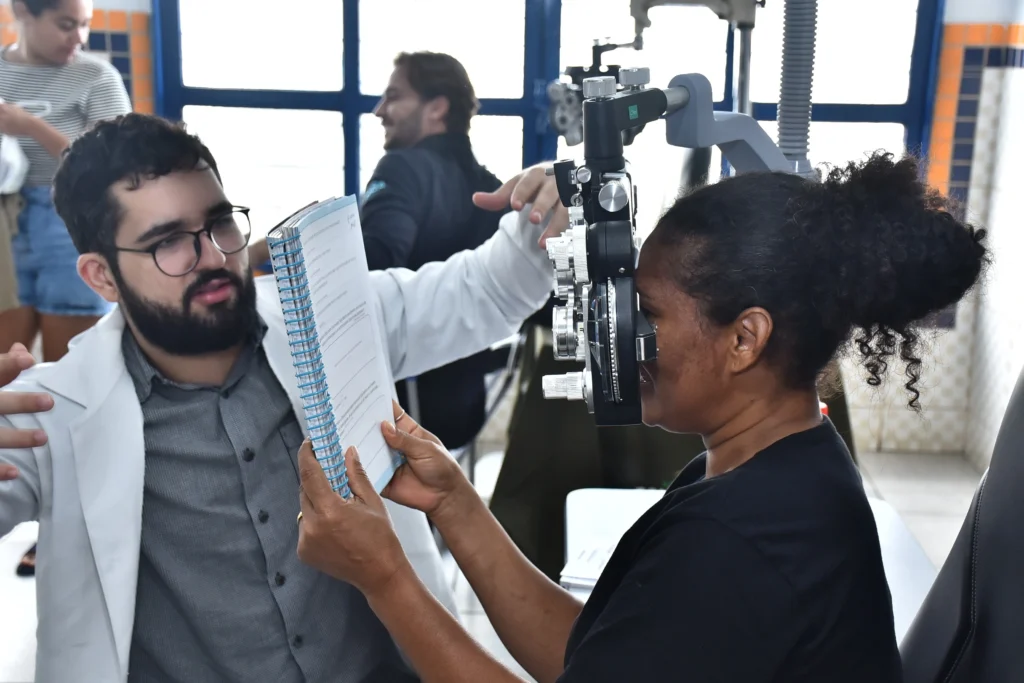 Óculos gratuitos no Bairro Goiá: mutirão atende neste sábado