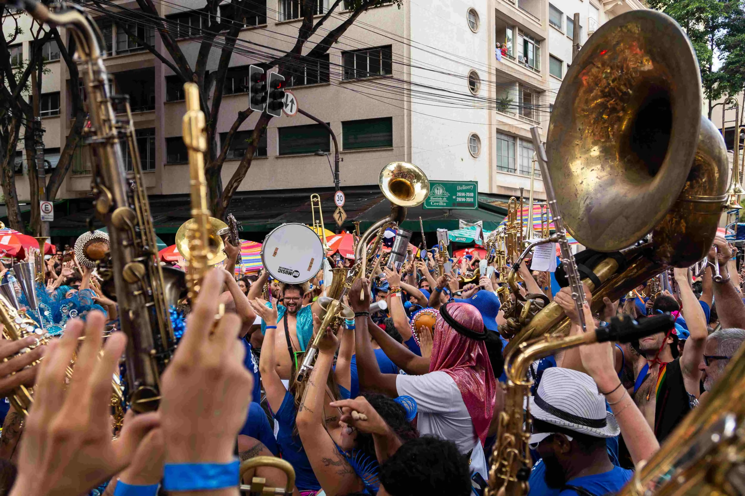 Charanga do França invade SP com 40 mil no Carnaval