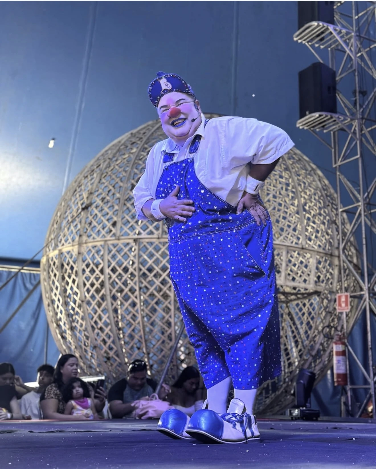 Raduan Circus desafia gravidade no Santa Cruz
Shopping