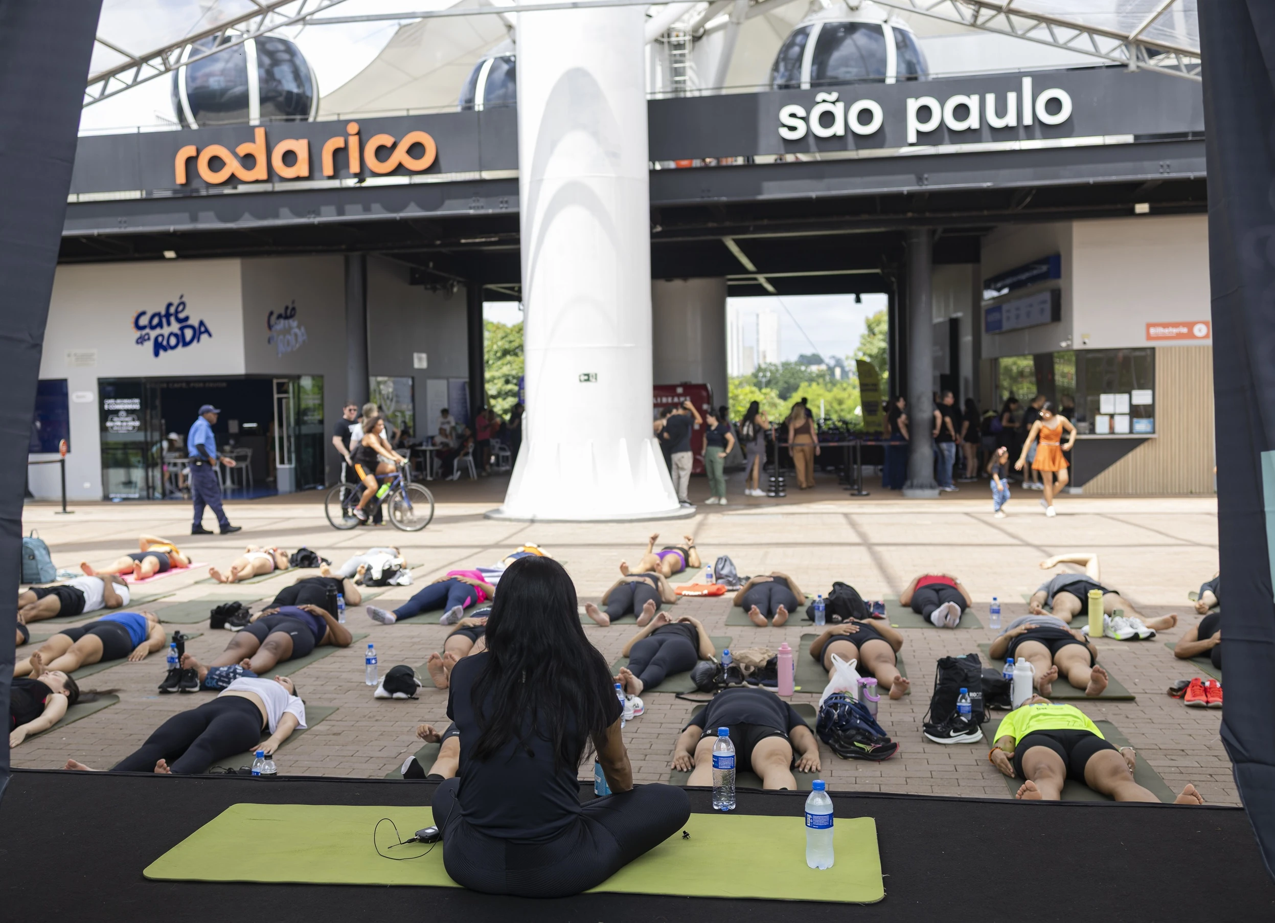 Roda Rico celebra o mês da mulher com aulas de spinning e promoção especial