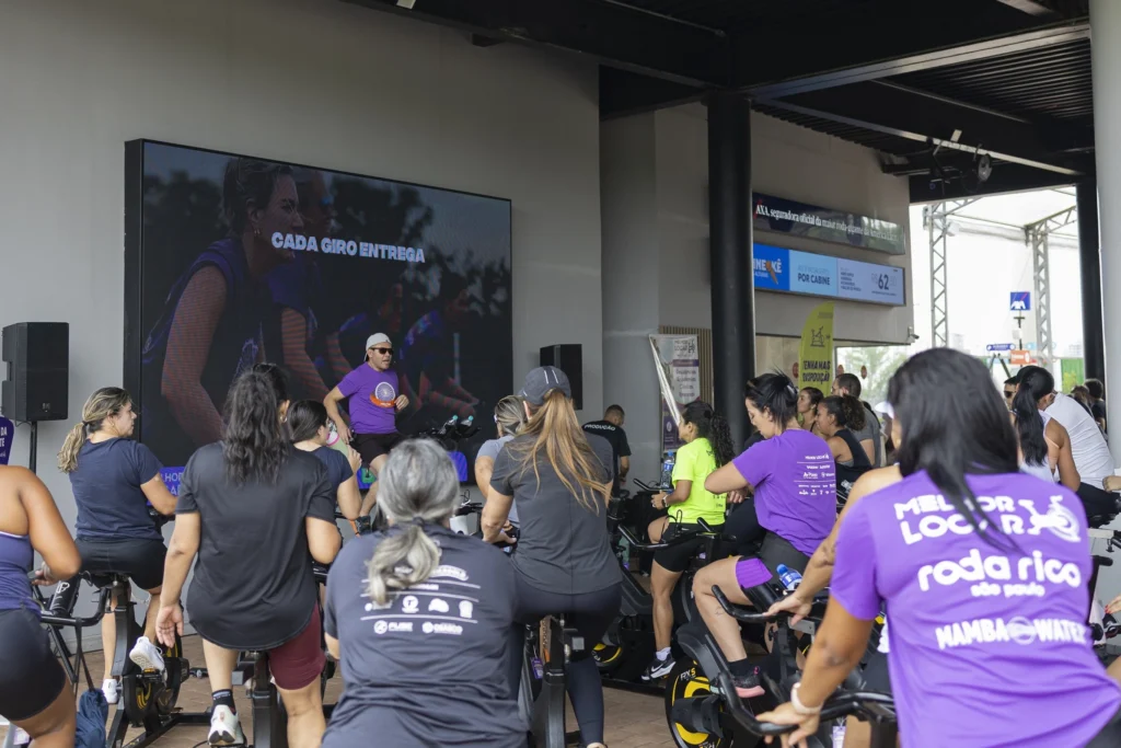 Roda Rico celebra o mês da mulher com aulas de spinning e promoção especial
