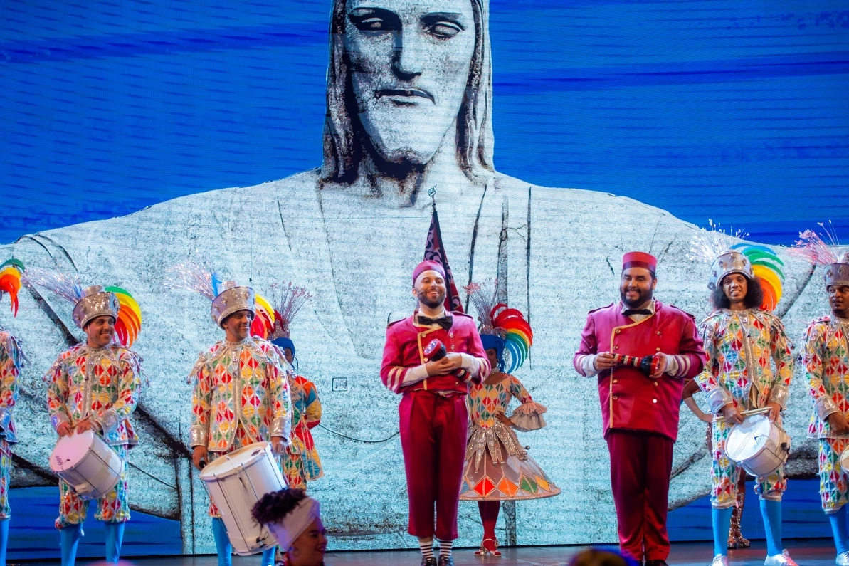 Roxy Dinner Show transforma Copacabana em palco do Brasil