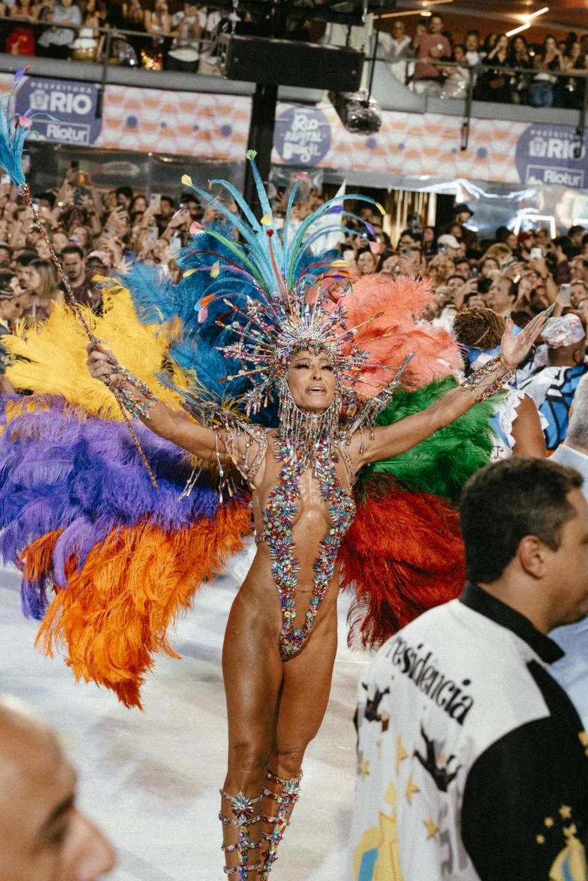 Ne-Yo encontra Sabrina Sato no coração do Carnaval 3 Ne-Yo encontra Sabrina Sato no coração do Carnaval