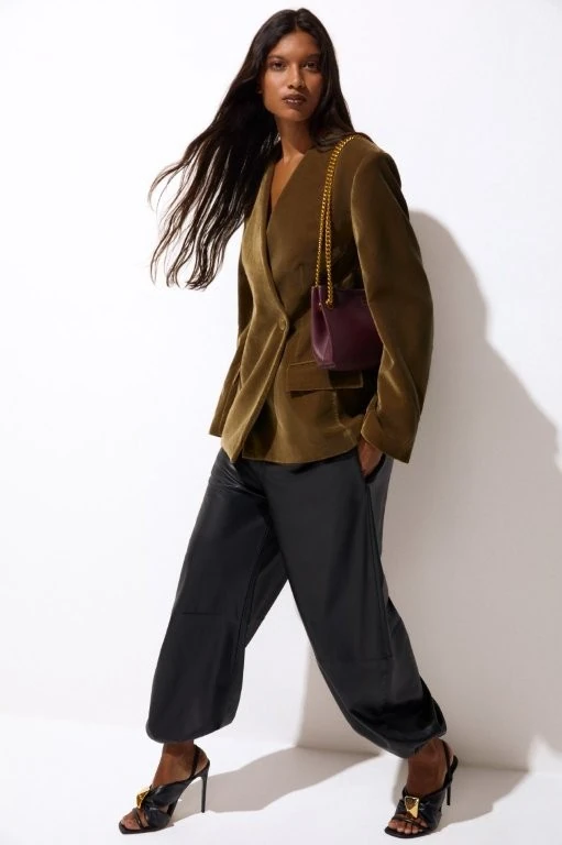 Santa Lolla revela coleção que celebra a potência do real