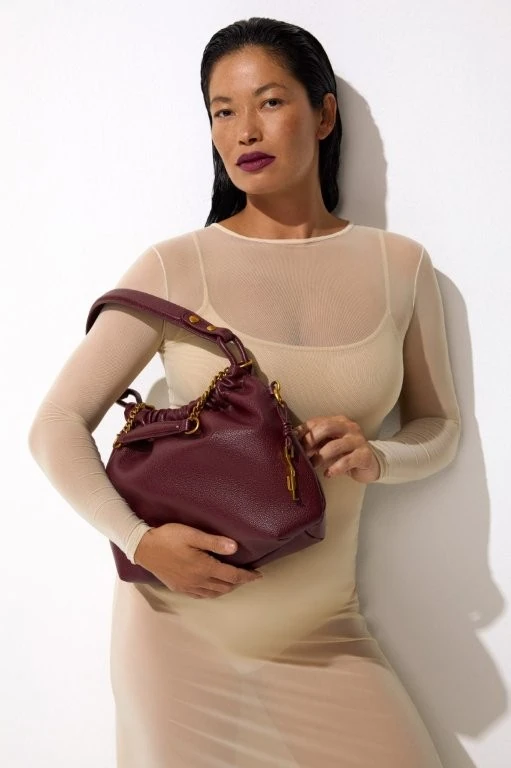 Santa Lolla revela coleção que celebra a potência do real