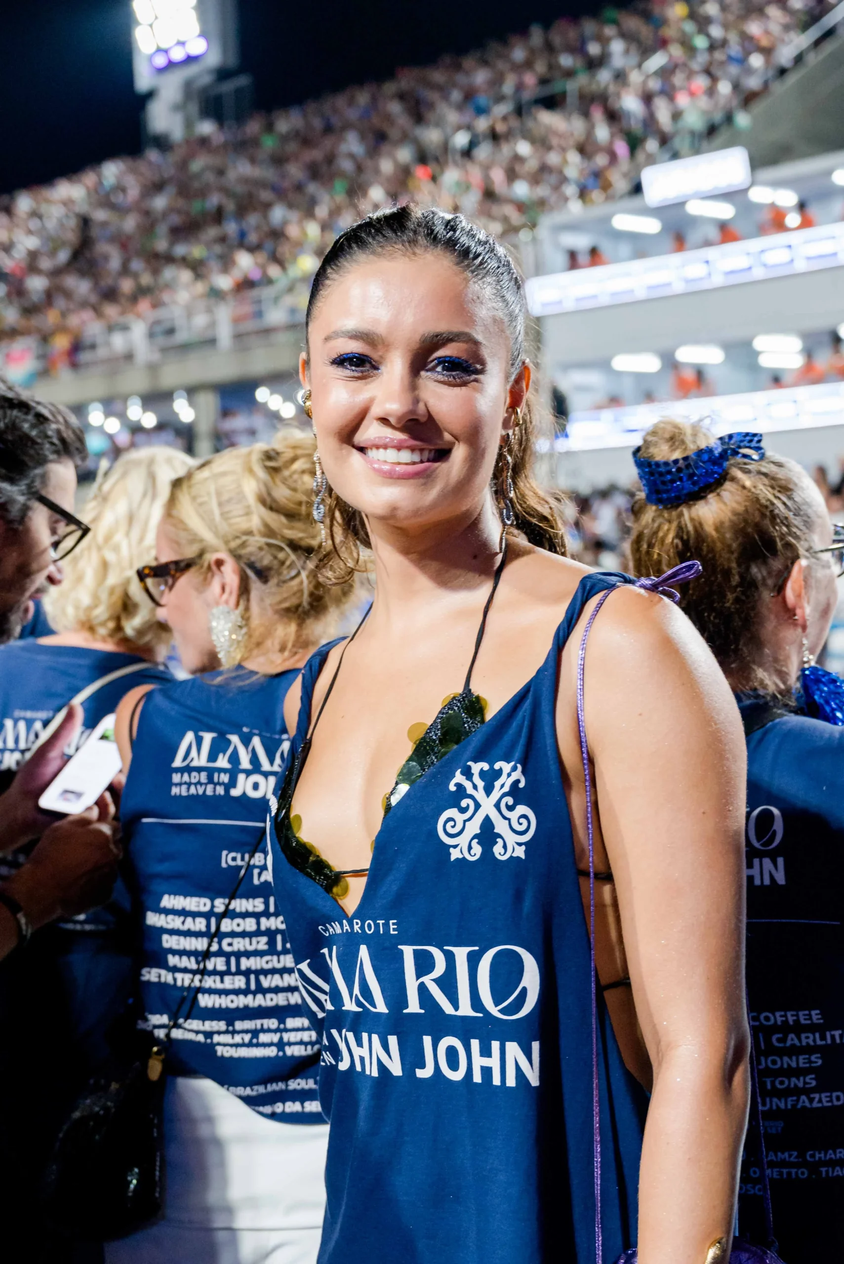 Matt Smith curte Sapucaí ao lado de Sophie Charlotte no Alma Rio 28 Matt Smith curte Sapucaí ao lado de Sophie Charlotte no Alma Rio