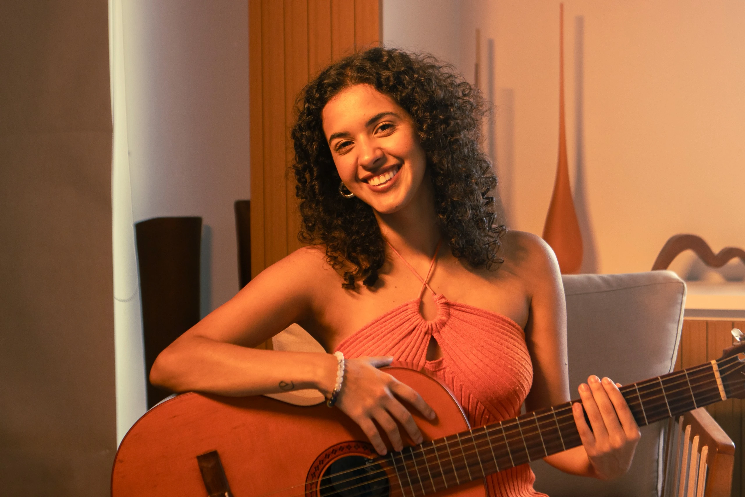 Clariá celebra cantoras da MPB no Palácio da Música