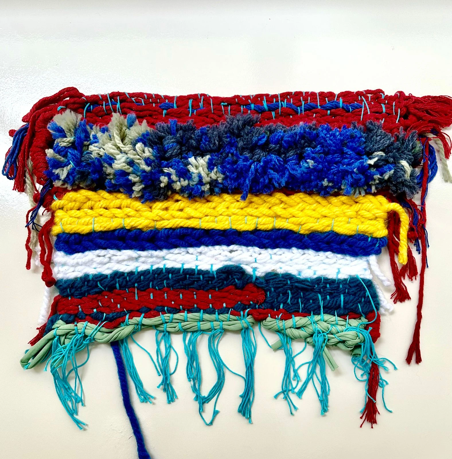 Patrícia Secco tece Brasil e Atlântida no Correios RJ