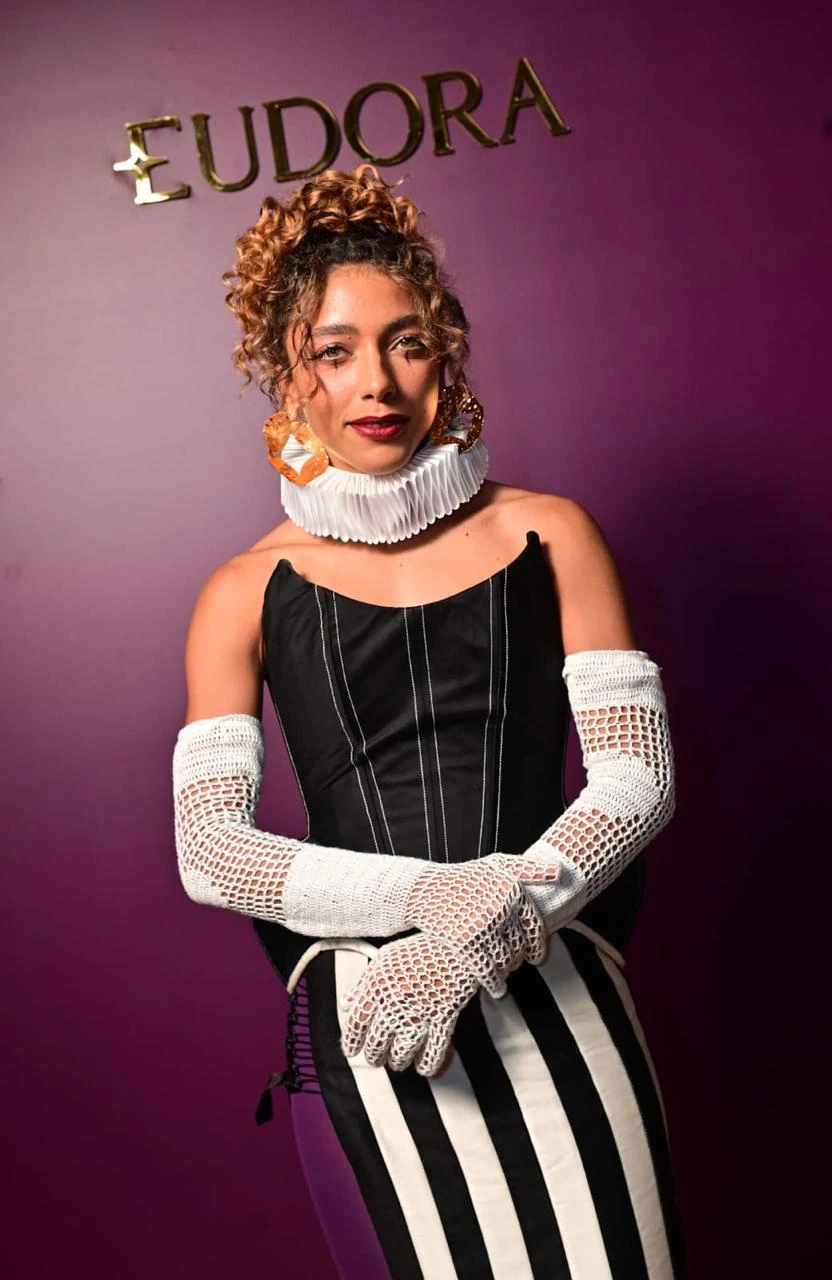 Baile da Vogue toma o Copa com o tema Carnavália