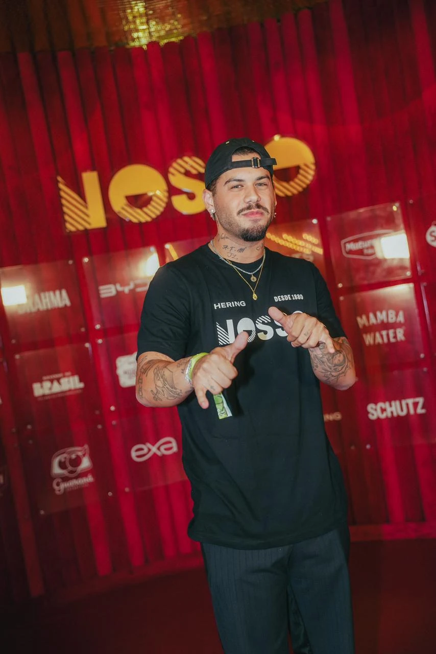 Anitta, Nattan e famosos agitam o NOSSO no Carnaval Rio 2026 10 Anitta, Nattan e famosos agitam o NOSSO no Carnaval Rio 2026