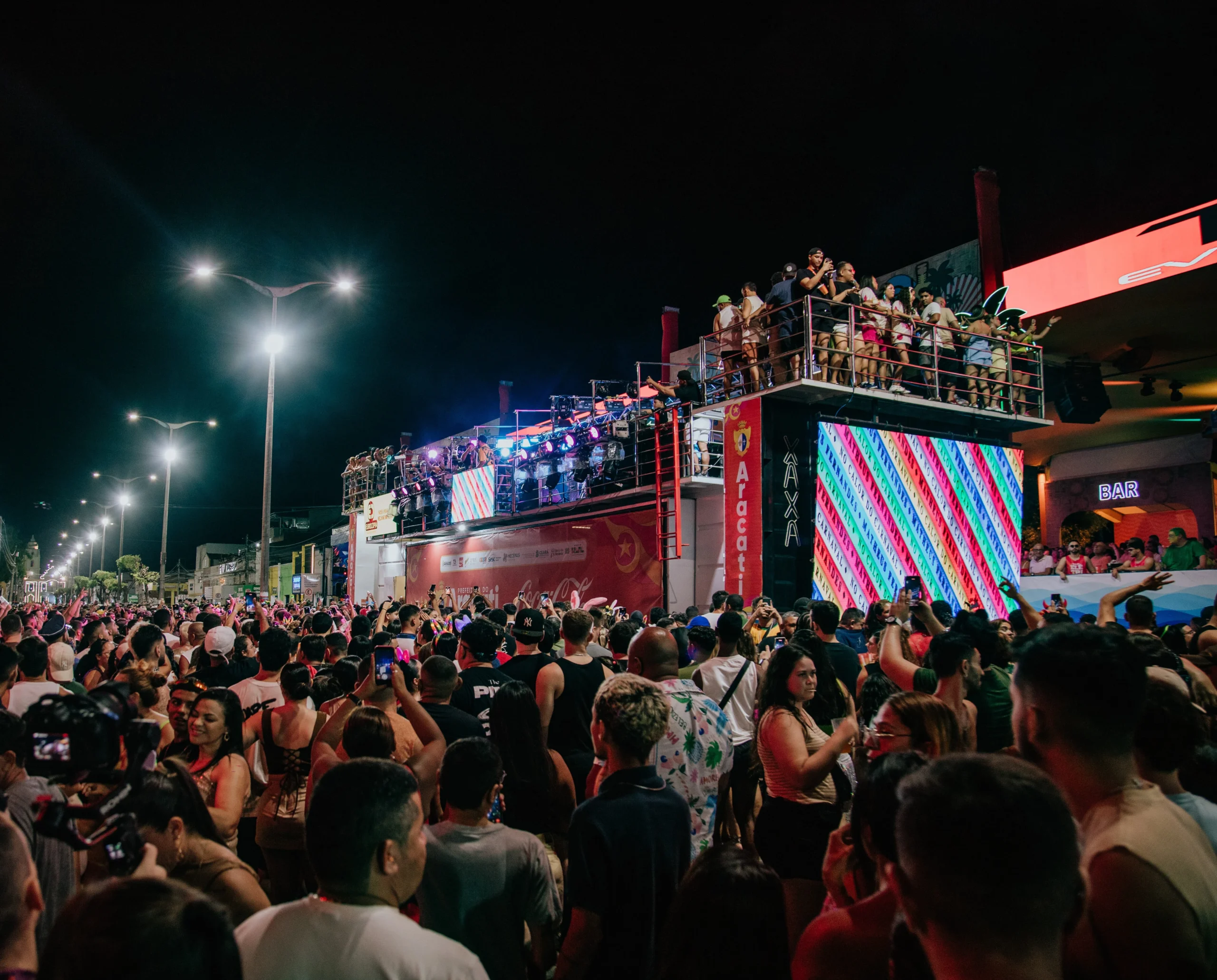 Aracati supera 210 mil foliões e bate recorde em pleno sábado