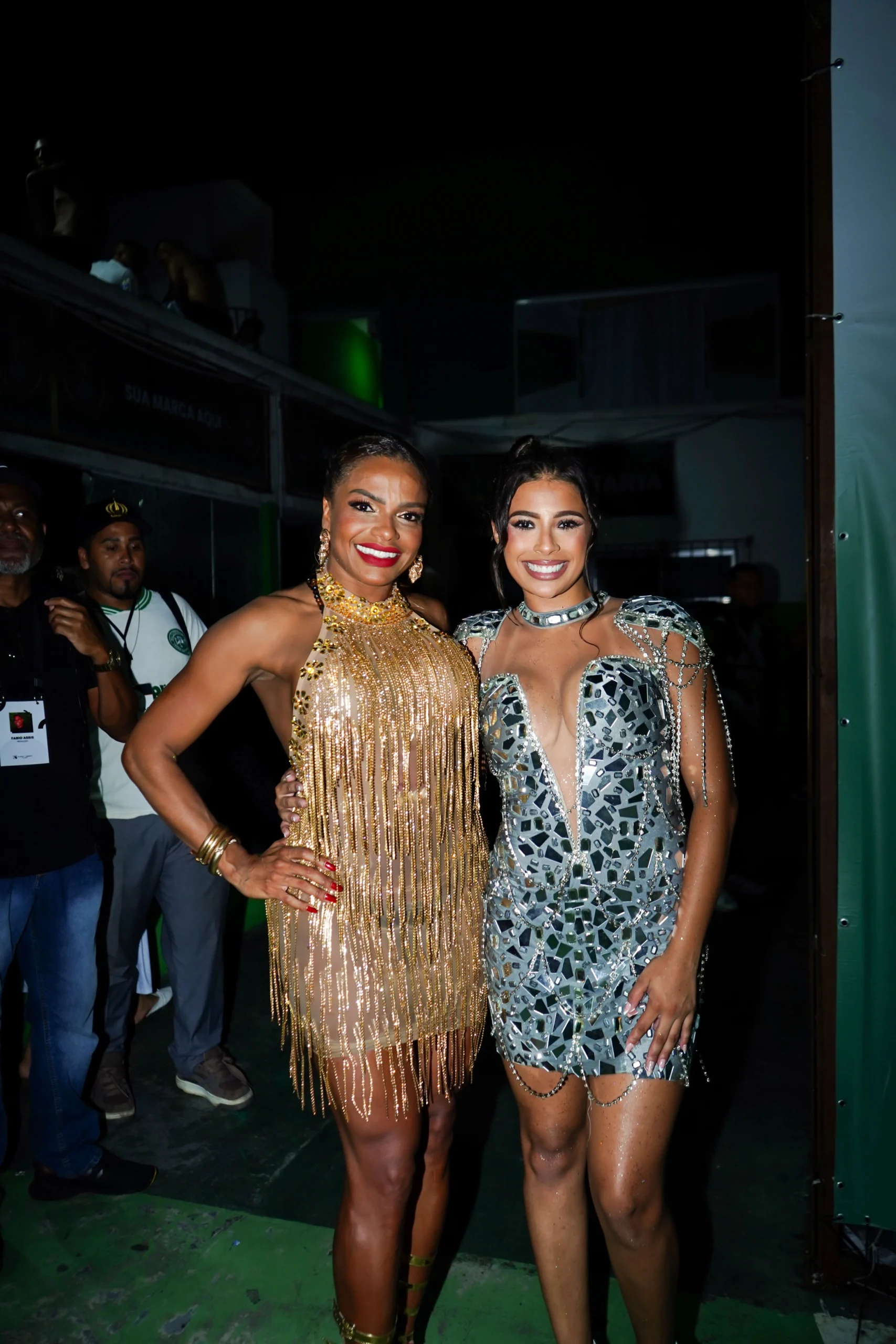 Ana Merhi gets warm welcome at Império Serrano rehearsal