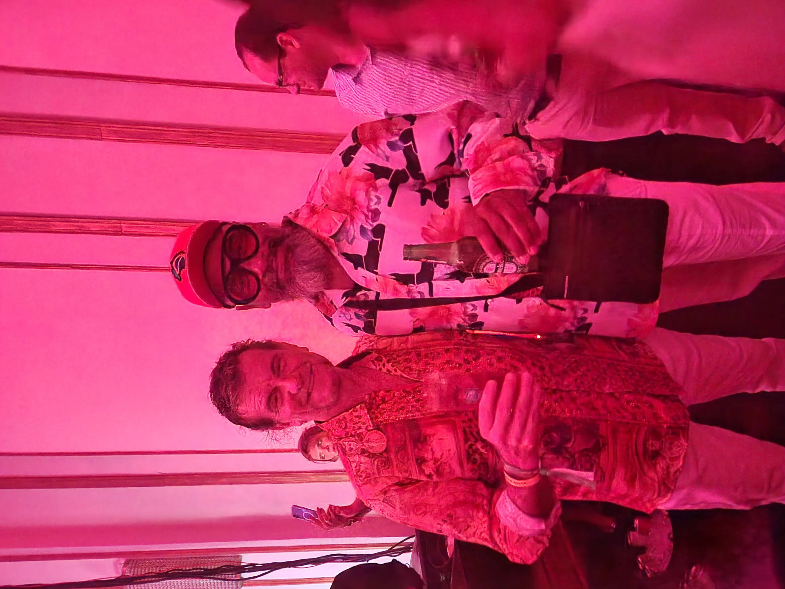 Hermes Inocêncio brilha no Posh Golden Carnival da CARAS