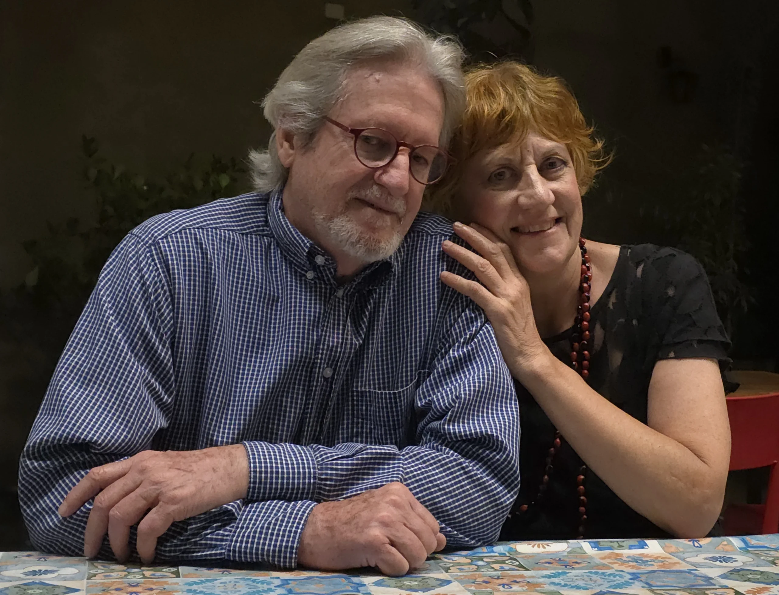 Ná Ozzetti transforma hits caseiros do YouTube em EP