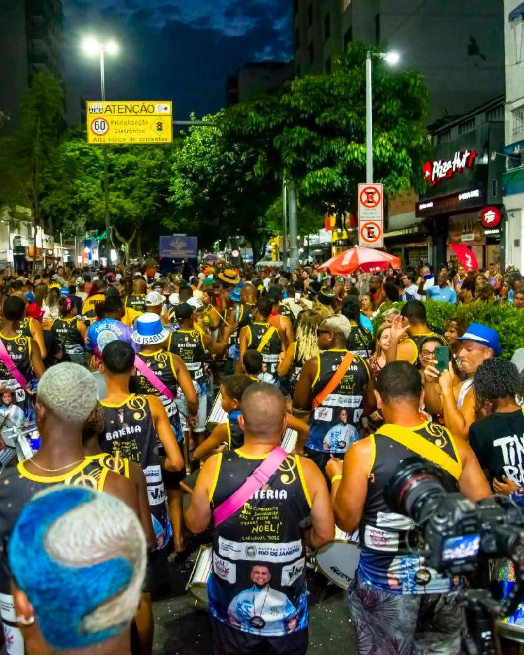 Mart'nália é a homenageada do Bloco 7 de Paus em Vila Isabel