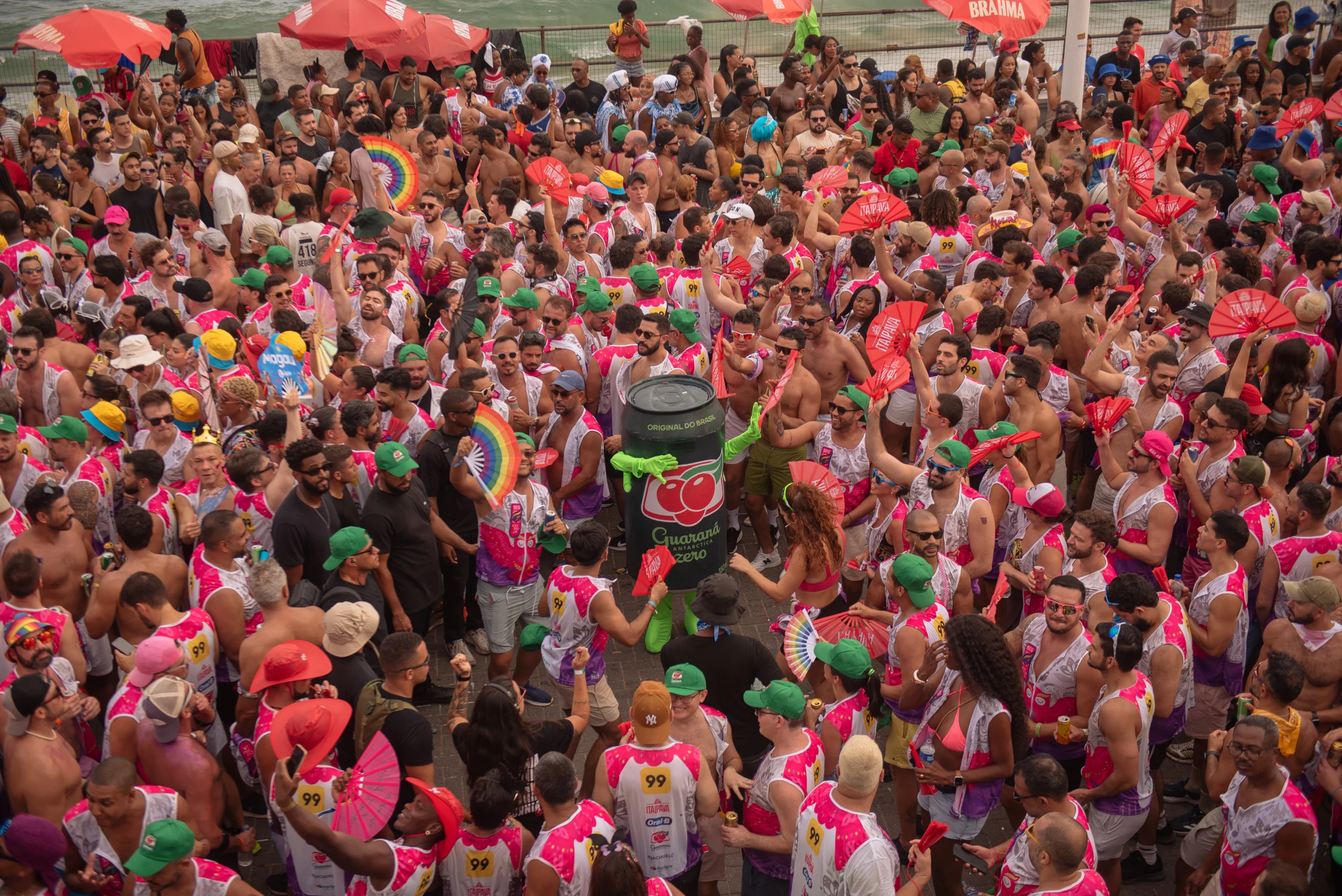 Ivete leva "sobrino" viral para trio do Coruja em Salvador 3 Ivete leva
