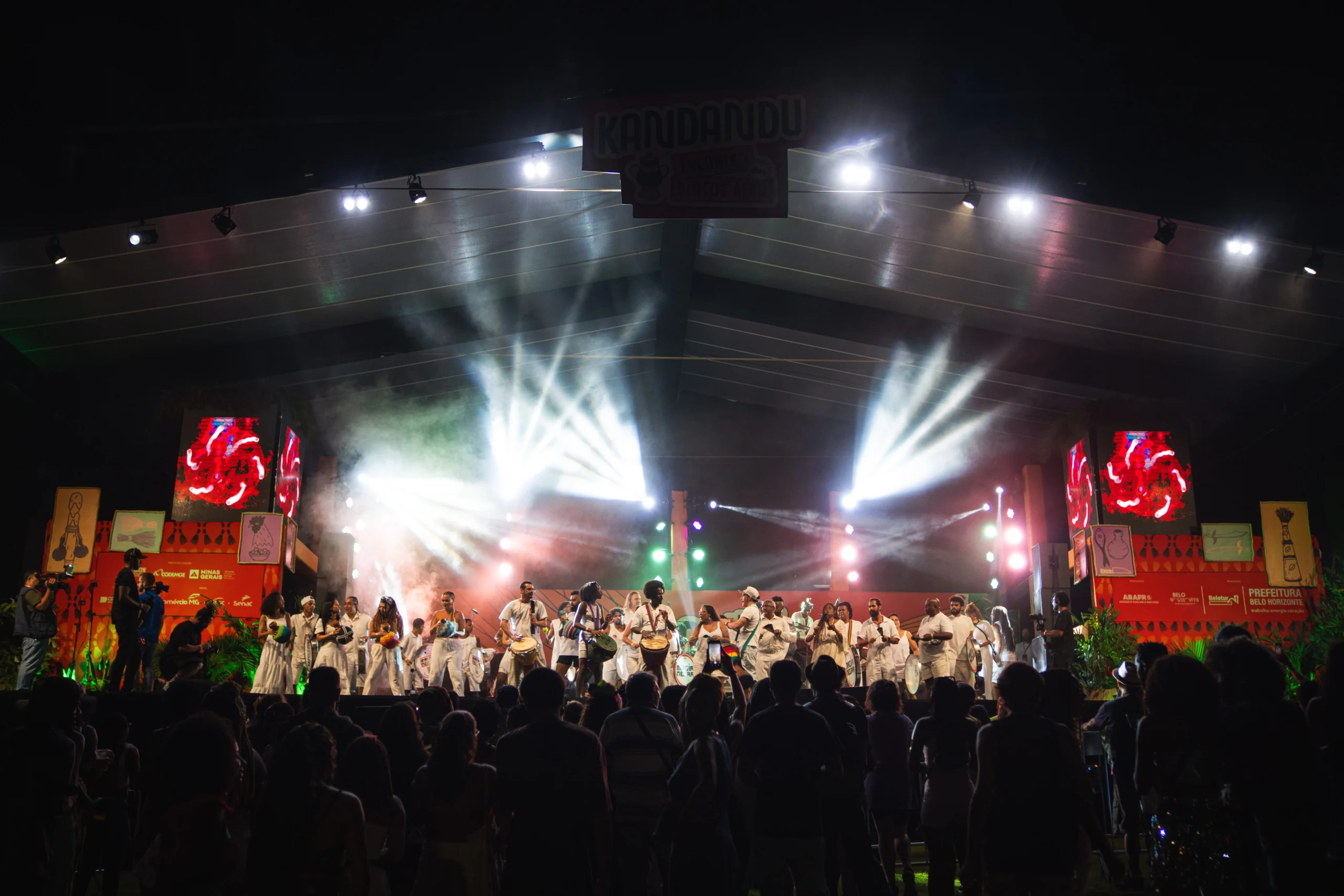 Kandandu explode BH com Oxóssi no Carnaval