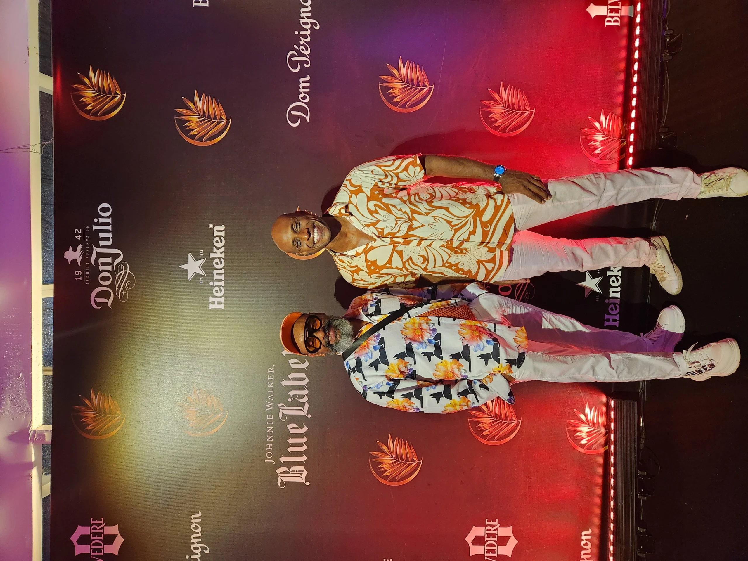 Hermes Inocêncio brilha no Posh Golden Carnival da CARAS