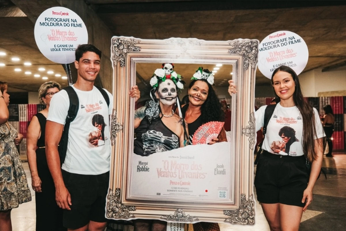 Warner invade carnaval, metrô e novela das 7 para lançar filme com Margot Robbie